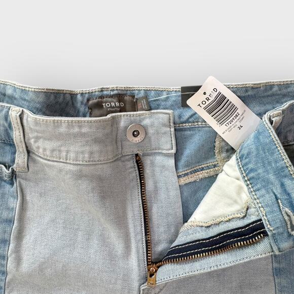 Torrid 24 Raw Hem Jean Shorts Patchwork Panel Light Wash Casual Plus Denim - Picture 5 of 8